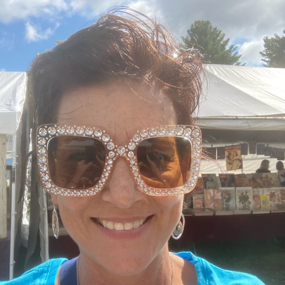 Meet your Posher, Mary - Picture 1 of 1